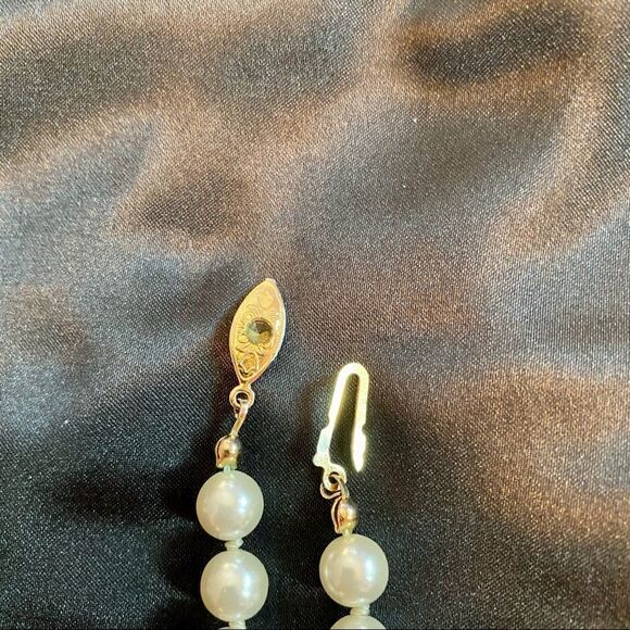 Vintage Faux Pearl Necklace  - Picture 4 of 6